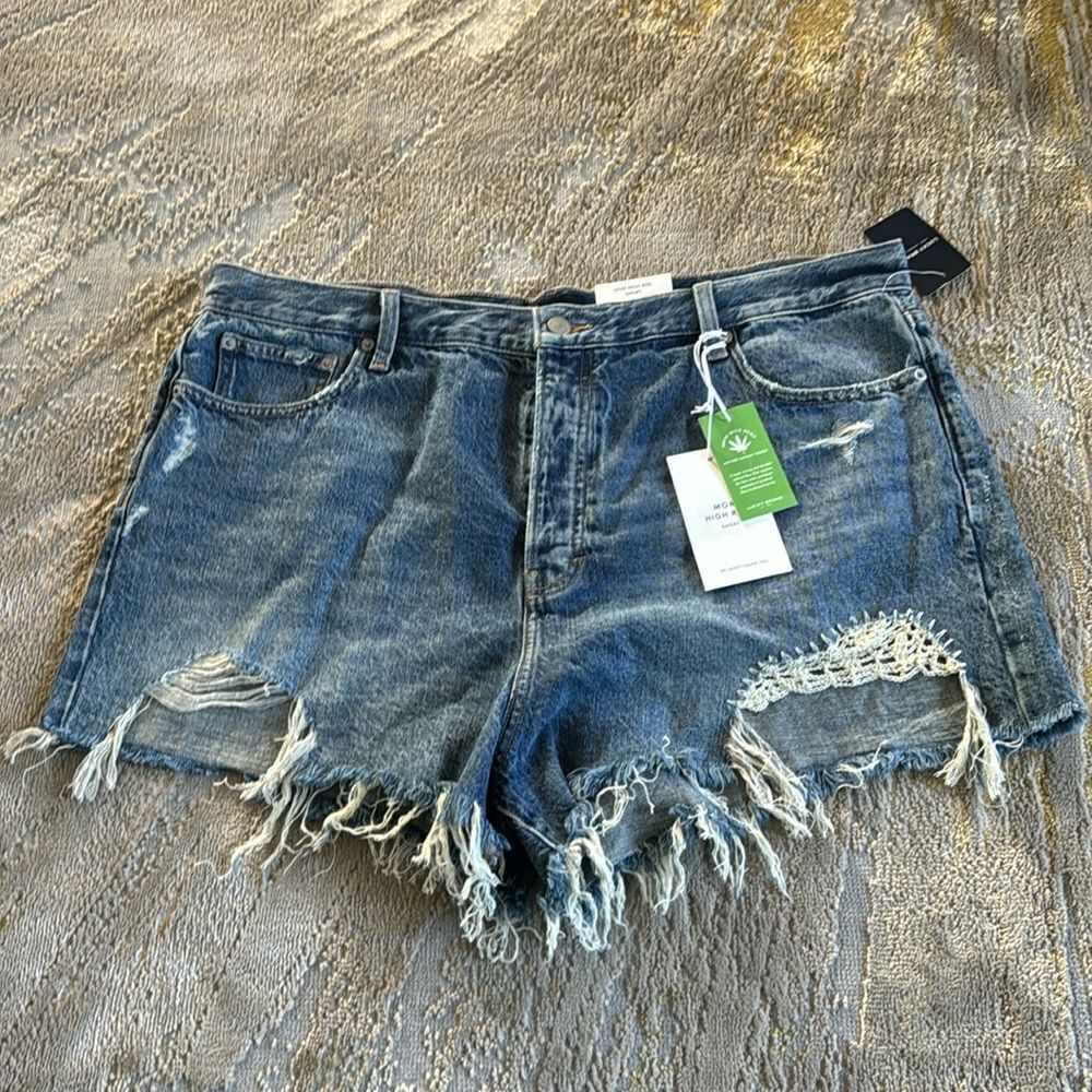 Lucky Brand mom high rise short size 20 brand new lace accents distressed‎